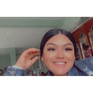Meet your Posher, Anahi